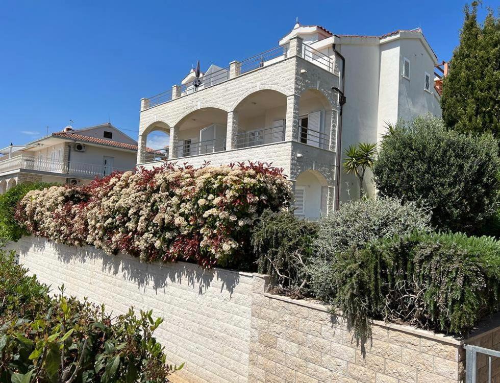 Villa Marta Apartmani Trogir Exterior photo