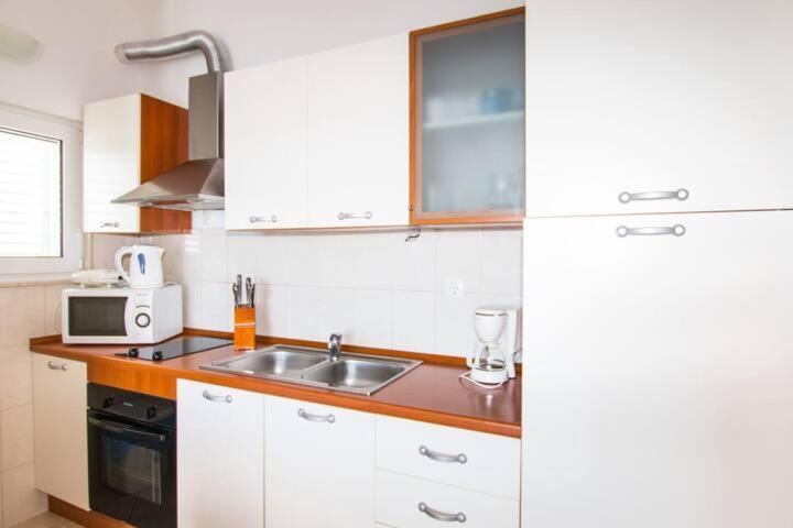 Villa Marta Apartmani Trogir Exterior photo