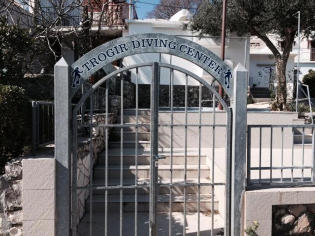 Villa Marta Apartmani Trogir Exterior photo